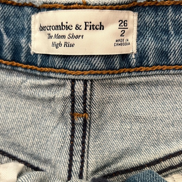 Abercrombie The Mom High Rise Shorts - Picture 4 of 4